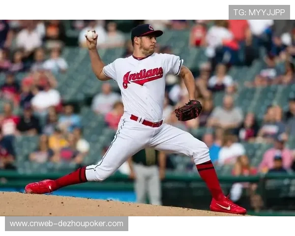 强巴仁凭借关键本垒打获评本垒打王